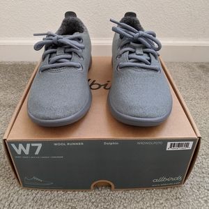 Allbirds WOMENS SIZE 7 — (Dolphin Grey)